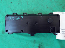 Load image into Gallery viewer, REAR TEMPERATURE CONTROLS Mercedes-Benz R350 R500 2006 06 - MM710340
