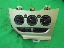 Load image into Gallery viewer, TEMPERATURE CONTROLS Ford Focus 2012 12 - MM710589
