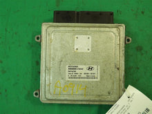 Load image into Gallery viewer, ECU ECM COMPUTER Hyundai Sonata 2006 06 2007 07 - MM714422
