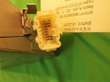 Load image into Gallery viewer, CD CHANGER Honda Pilot 2005 05 - MM717354
