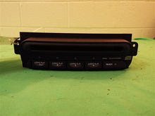 Load image into Gallery viewer, Radio  TOWN &amp; COUNTRY 2002 - MM717942
