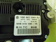 Load image into Gallery viewer, Temp Climate AC Heater Control EOS 2007 07 2008 08 - MM743195
