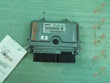 Load image into Gallery viewer, ECU ECM COMPUTER Volvo C30 V40 V70 2006 06 2007 07 08 - MM822039
