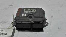 Load image into Gallery viewer, ECU ECM COMPUTER Volvo C30 V40 V70 2006 06 2007 07 08 - MM822039
