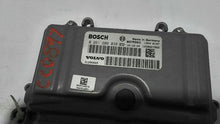 Load image into Gallery viewer, ECU ECM COMPUTER Volvo C30 V40 V70 2006 06 2007 07 08 - MM822039
