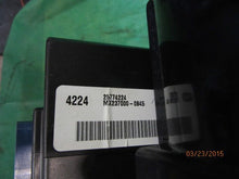 Load image into Gallery viewer, Temperature Controls Cadillac SRX 2004 - MM826420
