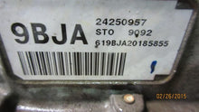 Load image into Gallery viewer, Transmission Chevrolet Camaro 2010 - MM831479
