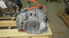 Load image into Gallery viewer, Transmission Toyota Prius 2013 - MM840594
