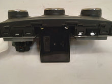 Load image into Gallery viewer, TEMPERATURE CONTROLS Kia Sorento 2011 11 2012 12 2013 13 - MM859017
