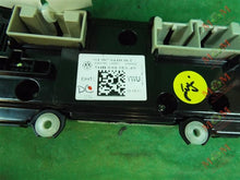 Load image into Gallery viewer, TEMPERATURE CONTROLS Volkswagen Passat 2012 12 - MM860630
