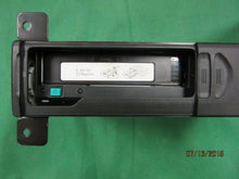 Load image into Gallery viewer, CD Changer 320i 325ci 325i 330ci 330i 330xi X3 X5 Z4 05-06 - MM865046
