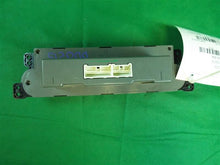 Load image into Gallery viewer, Temperature Controls Kia Borrego 2009 - MM865188
