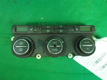 Load image into Gallery viewer, Temperature Controls Volkswagen Golf 2008 - MM865413
