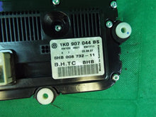 Load image into Gallery viewer, Temperature Controls Volkswagen Golf 2008 - MM865413
