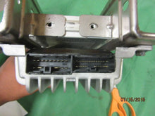 Load image into Gallery viewer, AMPLIFIER Infiniti QX56 Nissan Armada 08 09 10 11 12 13 14 - MM868041
