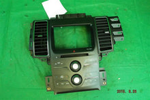 Load image into Gallery viewer, RADIO CONTROL Ford Taurus 2014 14 2015 15 2016 16 - MM883425
