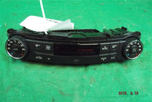 Load image into Gallery viewer, FRONT TEMPERATURE CONTROLS E280 E300 E320 E350 E550 E63 07 08 - MM890232
