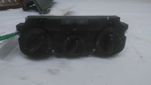 Load image into Gallery viewer, Temp Climate AC Heater Control Volkswagen Jetta Passat 2005 05 2006 06 07 08 - MM896617
