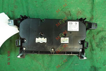 Load image into Gallery viewer, TEMPERATURE CONTROLS Mazda 3 2010 10 2011 11 - MM907523
