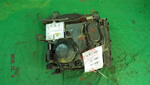 Load image into Gallery viewer, HEADLIGHT LAMP ASSEMBLY Land Rover Range Rover 2003 03 Right - MM911178
