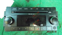 Load image into Gallery viewer, Radio Volkswagen Routan 2010 - MM918860

