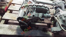 Load image into Gallery viewer, TRANSFER CASE Porsche Cayenne 2003 03 2004 04 2005 05 2006 06 - MM940067
