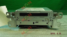 Load image into Gallery viewer, RADIO RECEIVER Land Rover LR2 2008 08 2009 09 2010 10 2011 11 2012 12 - MM947425
