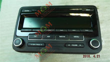 Load image into Gallery viewer, CD PLAYER RADIO Volkswagen Beetle Jetta Passat 11 12 13 14 - MM959240
