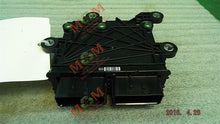Load image into Gallery viewer, AIR BAG CONTROL MODULE COMPUTER Jeep Liberty 2008 08 - MM960721
