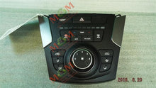 Load image into Gallery viewer, FRONT TEMPERATURE CONTROLS Hyundai Santa Fe 13 14 15 16 - MM979685
