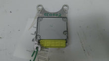 Load image into Gallery viewer, AIR BAG CONTROL MODULE COMPUTER Toyota Sienna 2011 11 - MM986829
