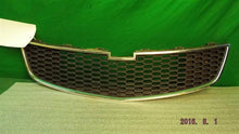 Load image into Gallery viewer, GRILLE Chevrolet Cruze 2011 11 2012 12 2013 13 2014 14 - MM993078
