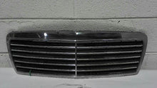 Load image into Gallery viewer, GRILL Mercedes E300D E320 E55 1996 96 1997 97 98 99 - MM996638
