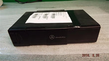Load image into Gallery viewer, REMOTE CD CHANGER C230 C240 C280 C32 C320 C350 C55 CL500 CL55 03-07 - MM1003451
