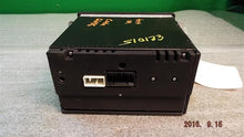 Load image into Gallery viewer, RADIO Honda CR-V 2005 05 2006 06 - MM1007549
