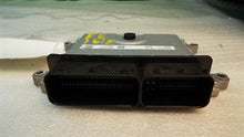 Load image into Gallery viewer, ECU ECM COMPUTER Land Rover LR2 2008 08 - MM1046715
