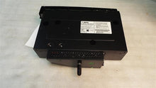 Load image into Gallery viewer, 6 DISC CD CHANGER BMW 750i 76i0 2006 06 - MM1059212
