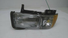 Load image into Gallery viewer, HEADLIGHT LAMP ASSEMBLY 1500 Pickup 2500 Pickup 3500 Pickup 94-02 Right - MM1067020
