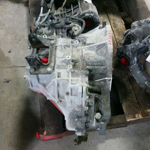 Load image into Gallery viewer, Transmission Kia Sorento 2013 - MM1106063
