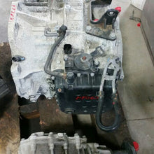 Load image into Gallery viewer, Transmission Kia Sorento 2013 - MM1106063

