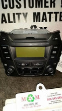 Load image into Gallery viewer, Radio Hyundai Santa Fe 2013 - MM1158581
