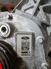 Load image into Gallery viewer, Transfer Case Lincoln MKC 2015 - MM1229376

