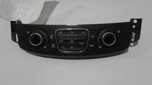 Load image into Gallery viewer, Temperature Controls Chevrolet Traverse 2018 - MM1305546

