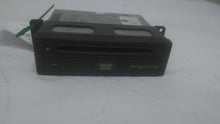 Load image into Gallery viewer, NAVIGATION PLAYER 320i 325ci 325i 330ci 330i 330xi M3 M5 X3 X5 Z4 03-06 - MM1402961

