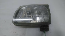Load image into Gallery viewer, HEADLIGHT LAMP ASSEMBLY Toyota Tacoma 01 02 03 04 Left - MM1405920

