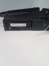Load image into Gallery viewer, CD CHANGER ML320 ML 350 ML 500 ML55 2002 02 03 04 05 - MM1431298
