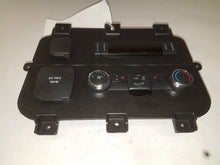 Load image into Gallery viewer, Temperature Controls Lincoln Navigator 2015 - MM1466406

