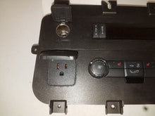 Load image into Gallery viewer, Temperature Controls Lincoln Navigator 2015 - MM1466406
