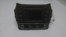 Load image into Gallery viewer, Radio Hyundai Santa Fe 2017 - MM1482992

