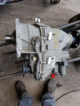 Load image into Gallery viewer, Transfer Case  INFINITI QX56 2011 - MM1524778
